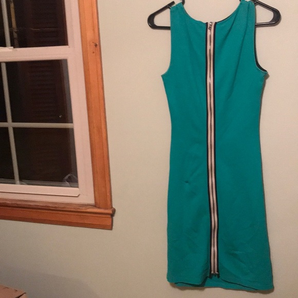 Hottest dress part II - Picture 2 of 2